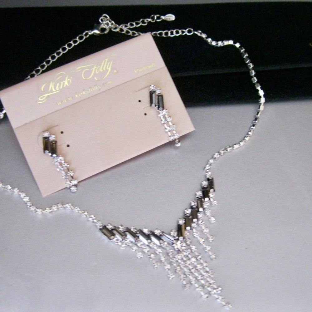 KIRKS FOLLY "RETIRED/RARE/SIGNED DREAM GIRL CRYSTAL NECKLACE W/MATCHING EARRINGS
